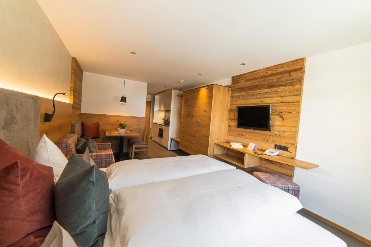Aparthotel Hochland Gmbh Nauders Buitenkant foto