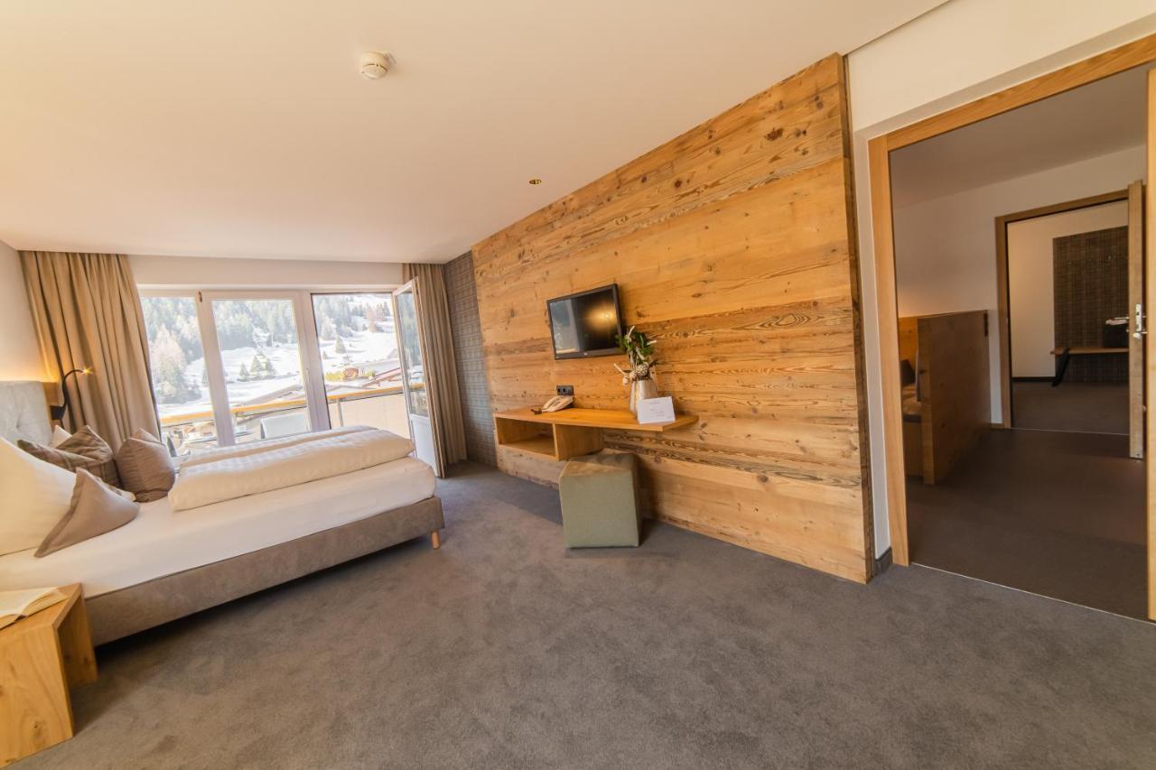 Aparthotel Hochland Gmbh Nauders Buitenkant foto