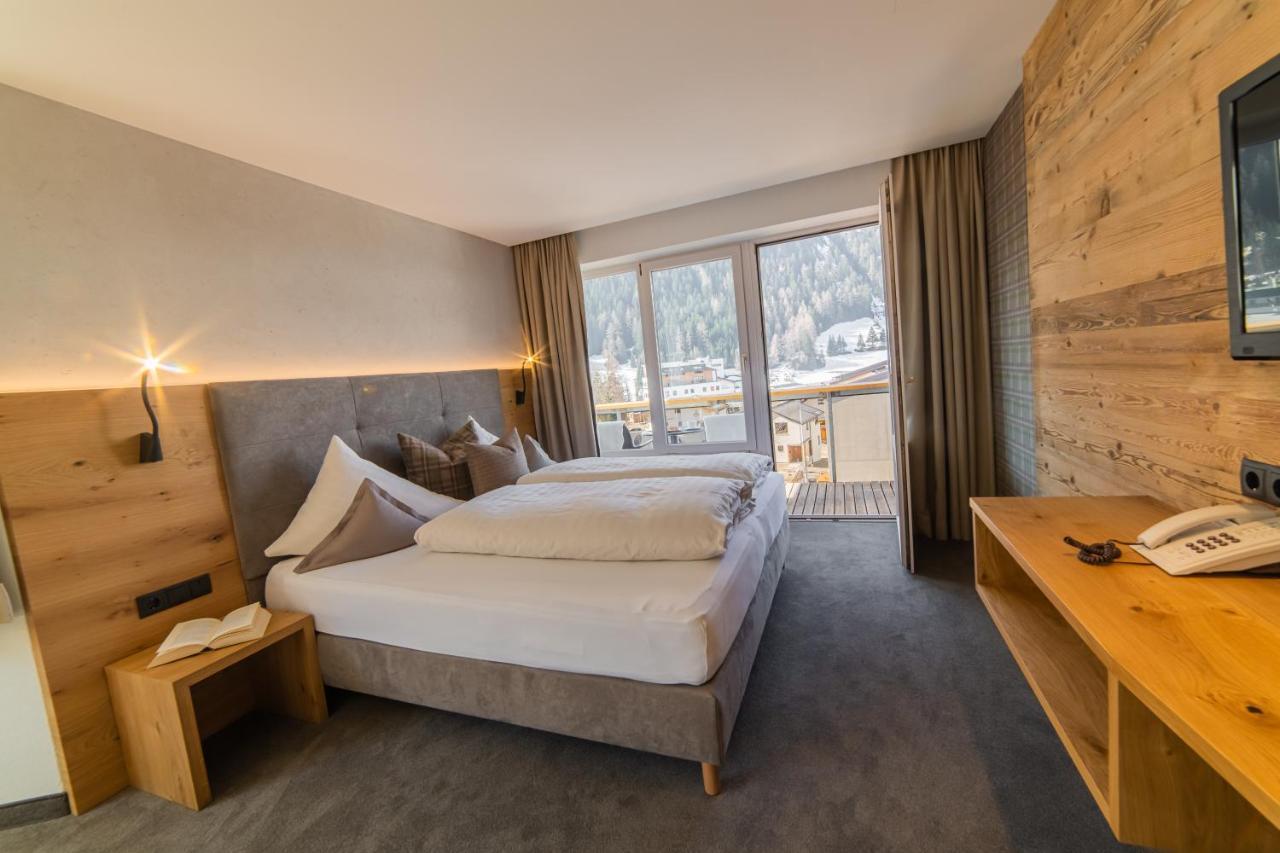 Aparthotel Hochland Gmbh Nauders Buitenkant foto