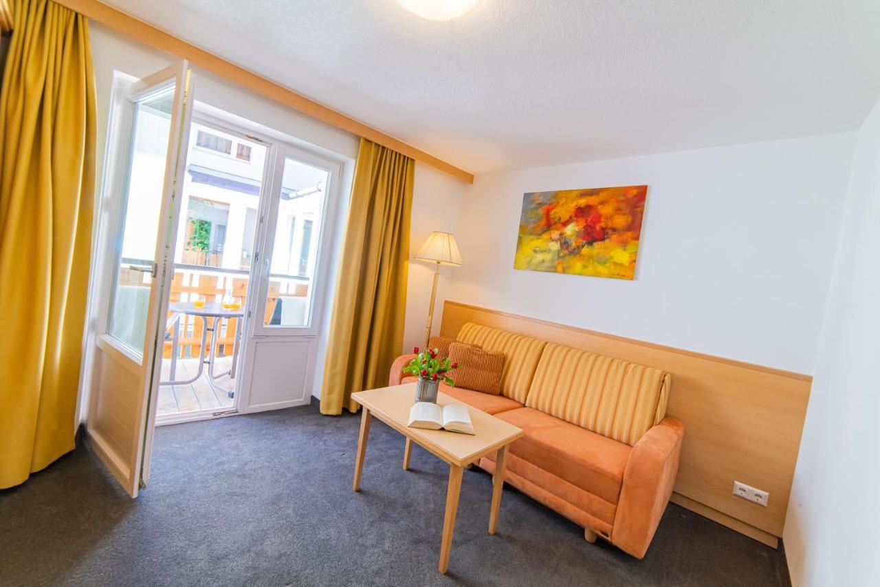 Aparthotel Hochland Gmbh Nauders Buitenkant foto