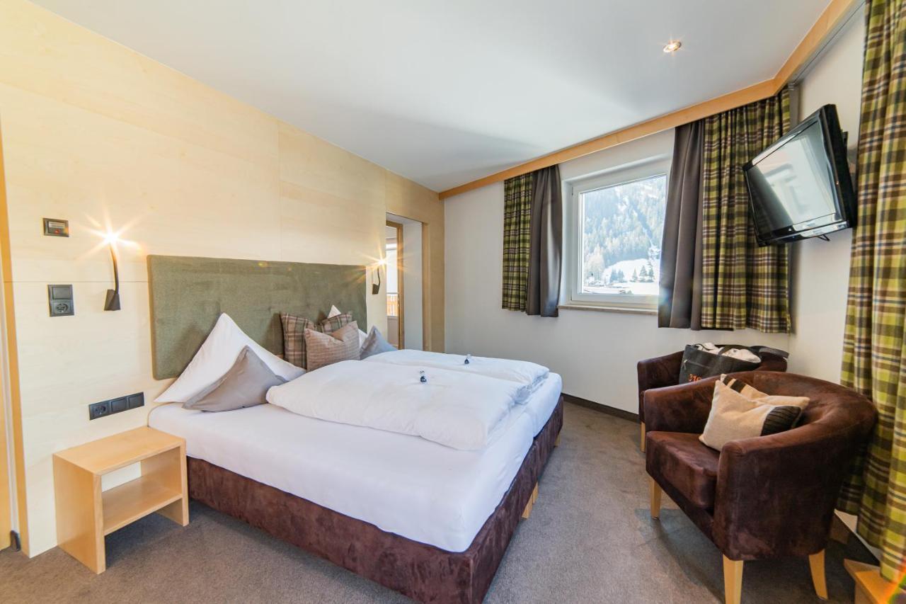 Aparthotel Hochland Gmbh Nauders Buitenkant foto